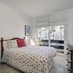 Beachfront - Pool - 2min To - Free Parking & Fast Wifi Estepona
