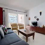 Beachfront - Pool - 2min To - Free Parking & Fast Wifi Apartmán *