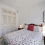 Apartment Beachfront - Pool - 2min To - Free Parking & Fast Wifi