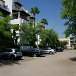 Apartmán Beachfront - Pool - 2min To - Free Parking & Fast Wifi Estepona