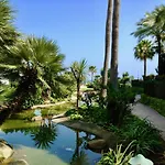 Apartmán Beachfront - Pool - 2min To - Free Parking & Fast Wifi *