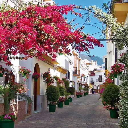 Luxury Beachfront Apartment With Pool In Costalita Appartement *